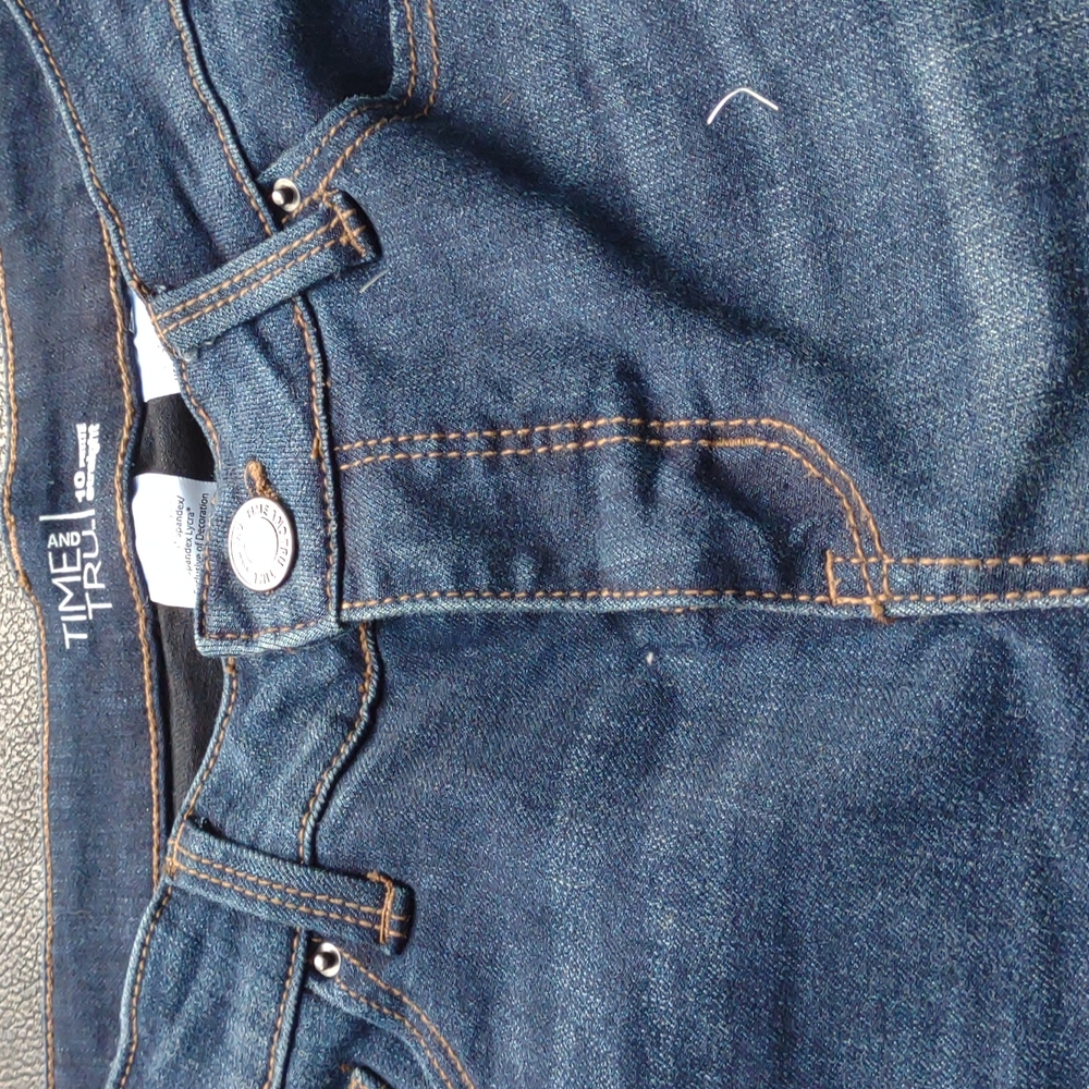 Jeans - Picture 2 of 3